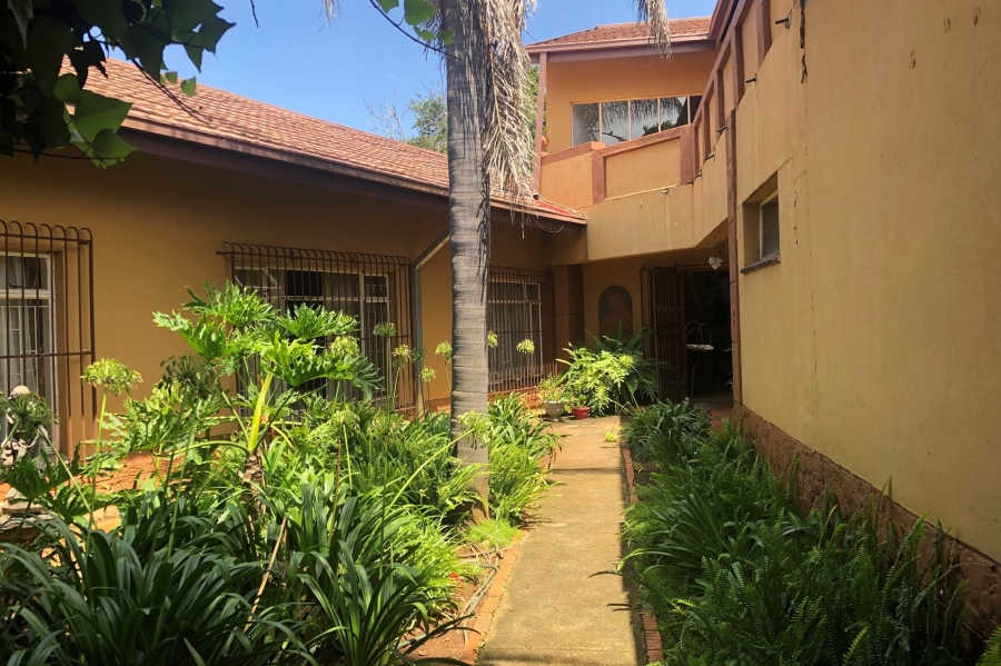 8 Bedroom Property for Sale in Melodie North West